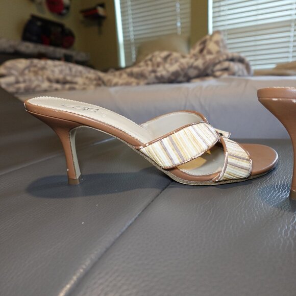 Etienne Aigner Kitten Heels Sandals - Picture 3 of 8